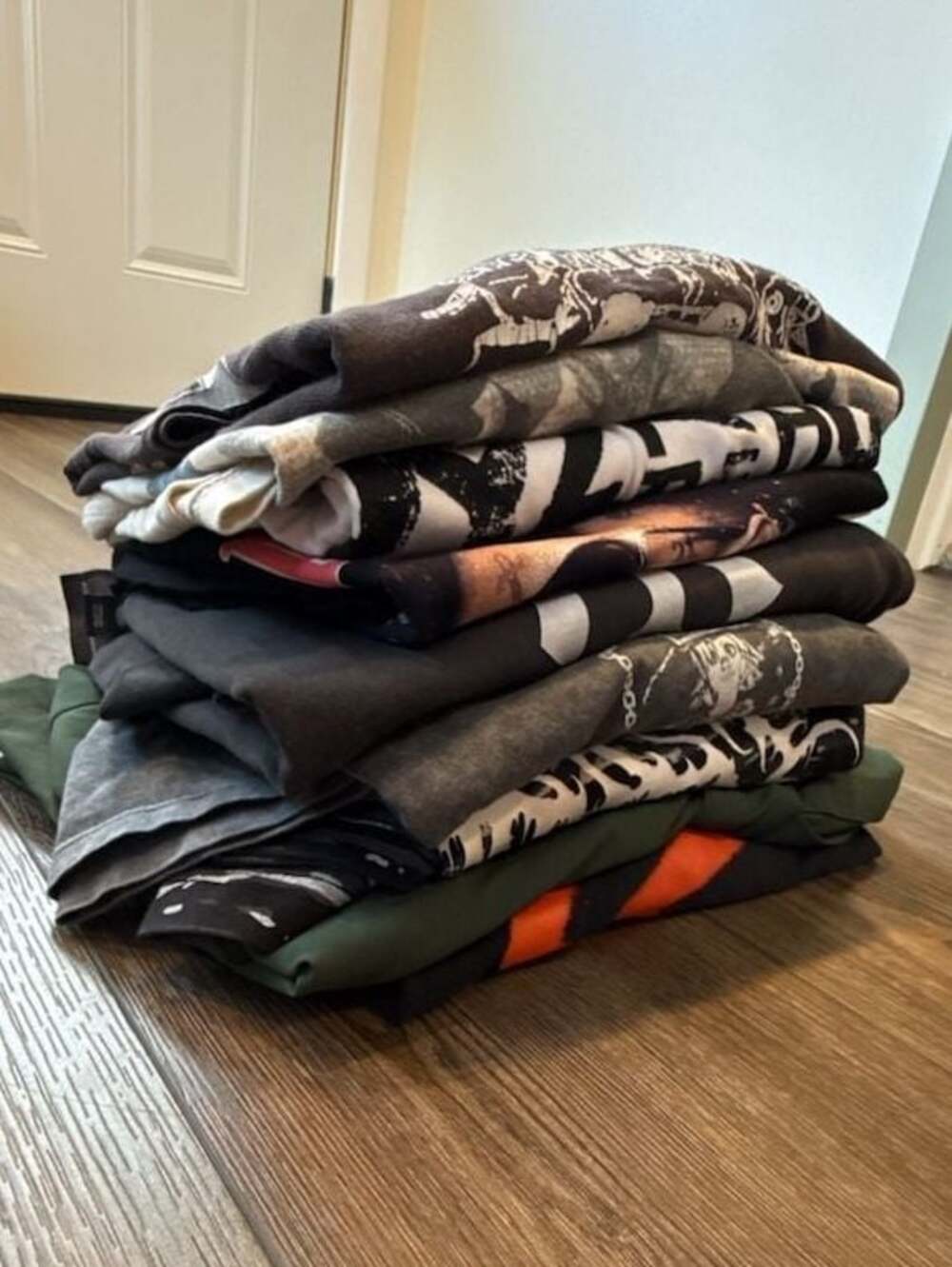 Assorted Vintage and Graphic Men's T-Shirt Bundle (8 Pieces)
